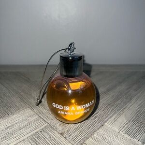 Ariana Grande God is a Woman bath and shower gel